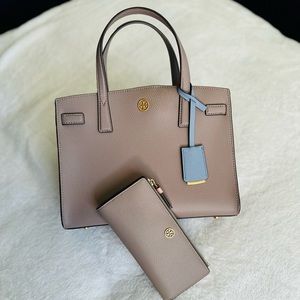 Tory Burch Small Walker Satchel / FREE Robinson Zip Continental Wallet INCLUDED
